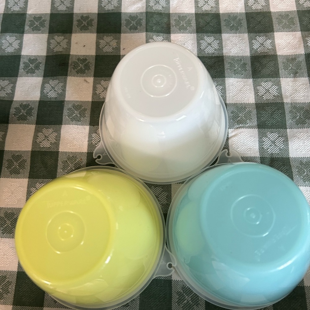 Vintage Tupperware Multi-Color refrigerator bowls, 3 in set. Never used. - Picture 4 of 6